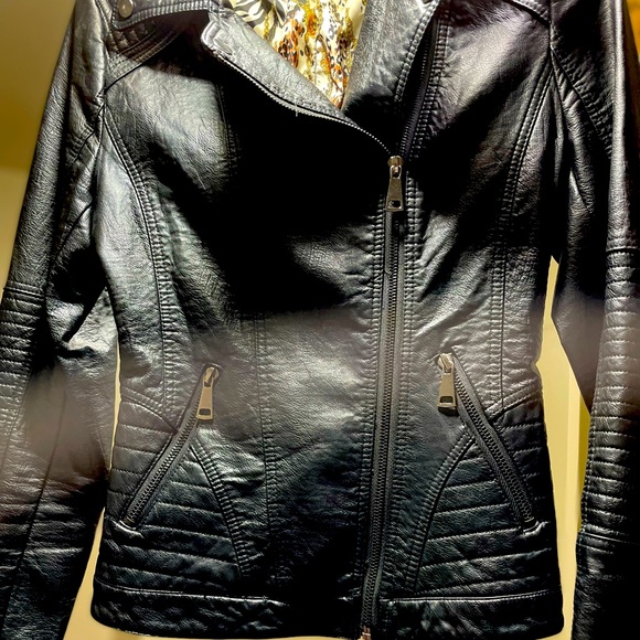 Black leather Jacket in excellent condition - Picture 3 of 7